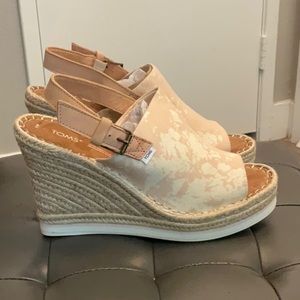 TOMS W 8.5
